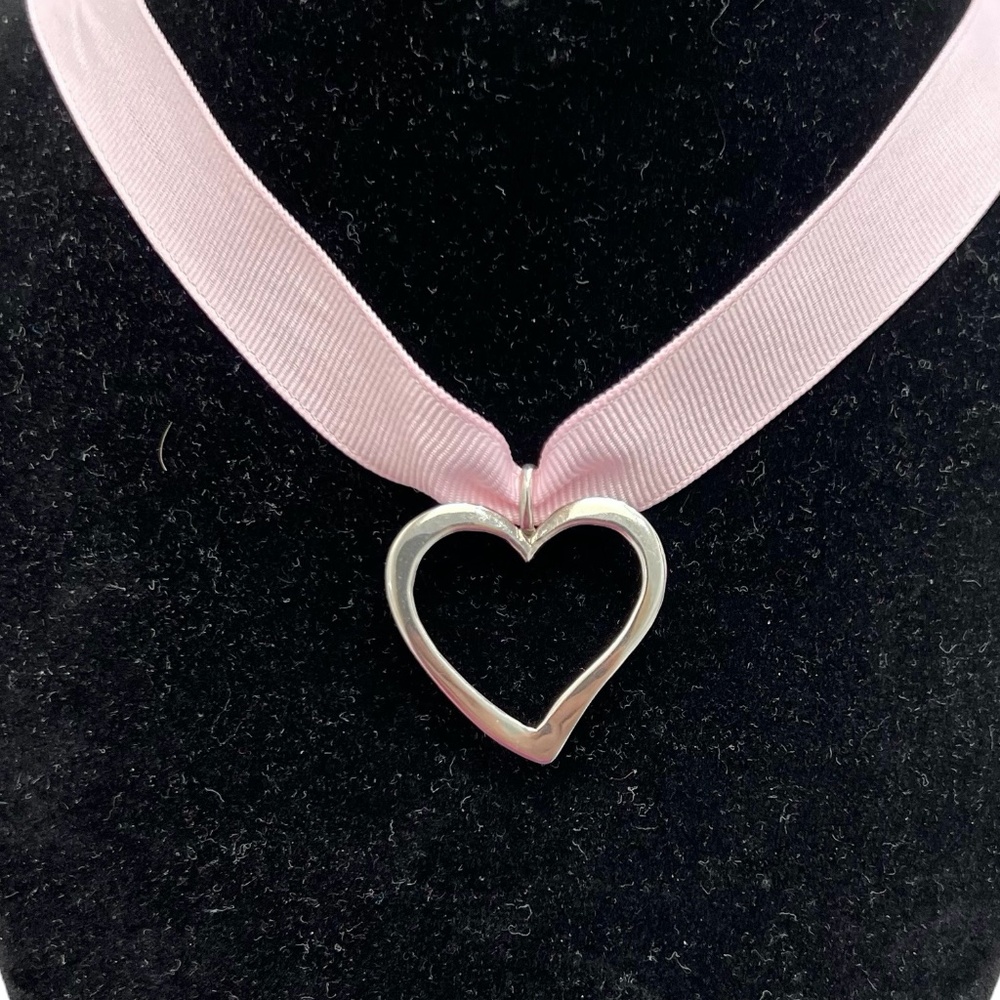 VINTAGE STERLING SILVER OPEN HEART PENDANT